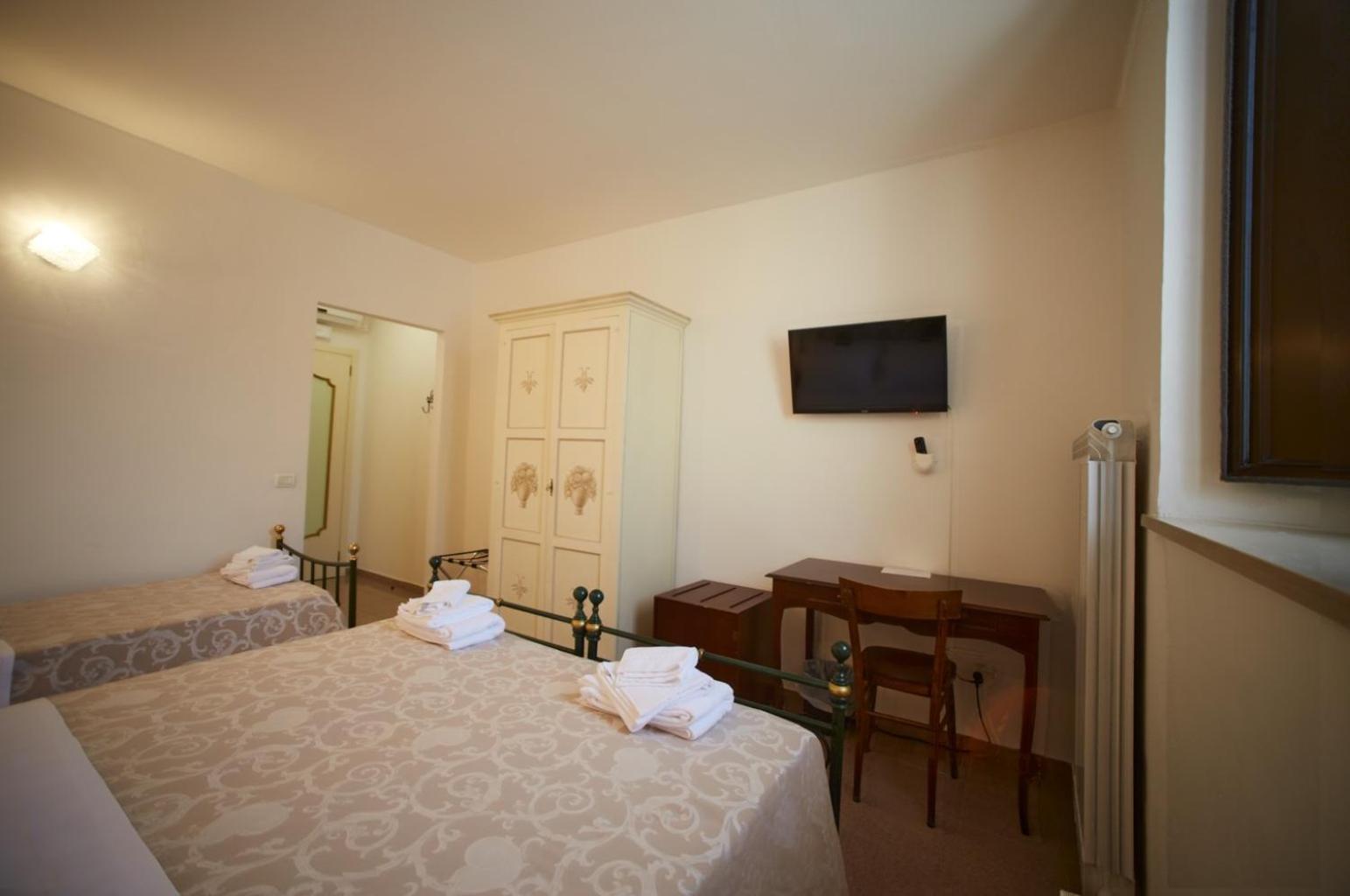 Il Monastero Di Bevagna Bed & Breakfast Exterior photo