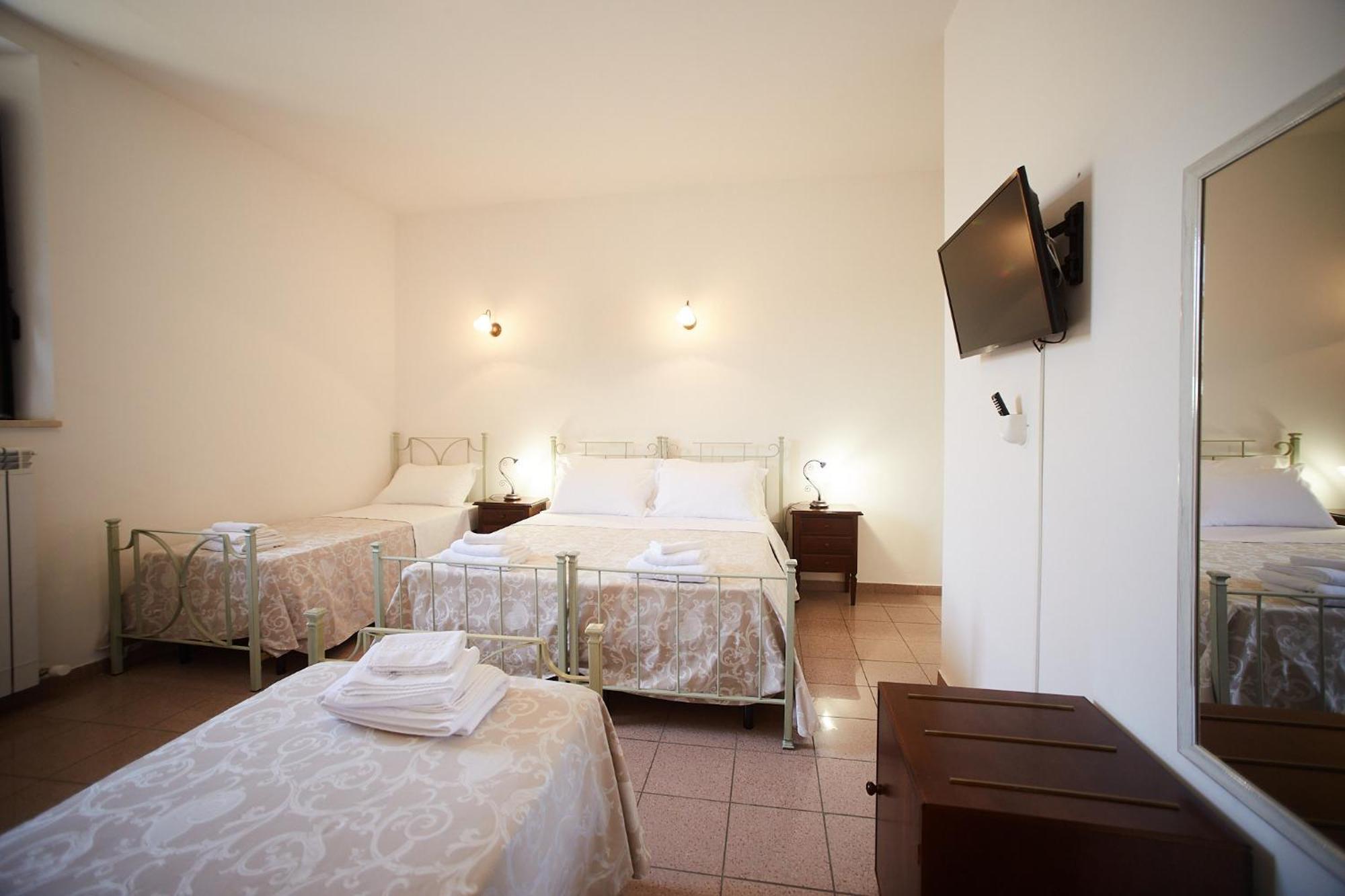 Il Monastero Di Bevagna Bed & Breakfast Exterior photo