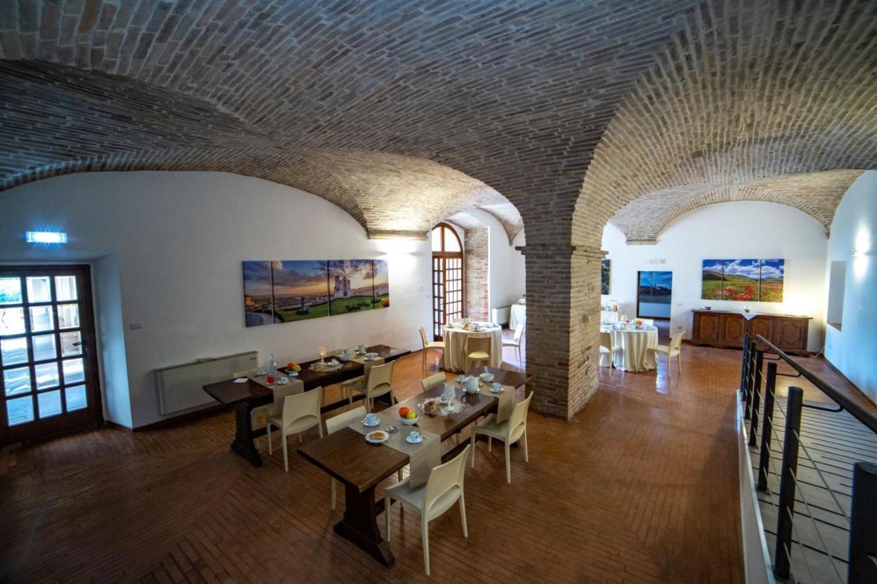 Il Monastero Di Bevagna Bed & Breakfast Exterior photo