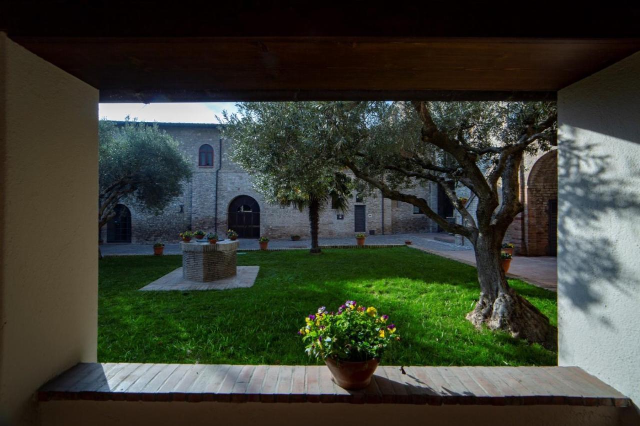 Il Monastero Di Bevagna Bed & Breakfast Exterior photo