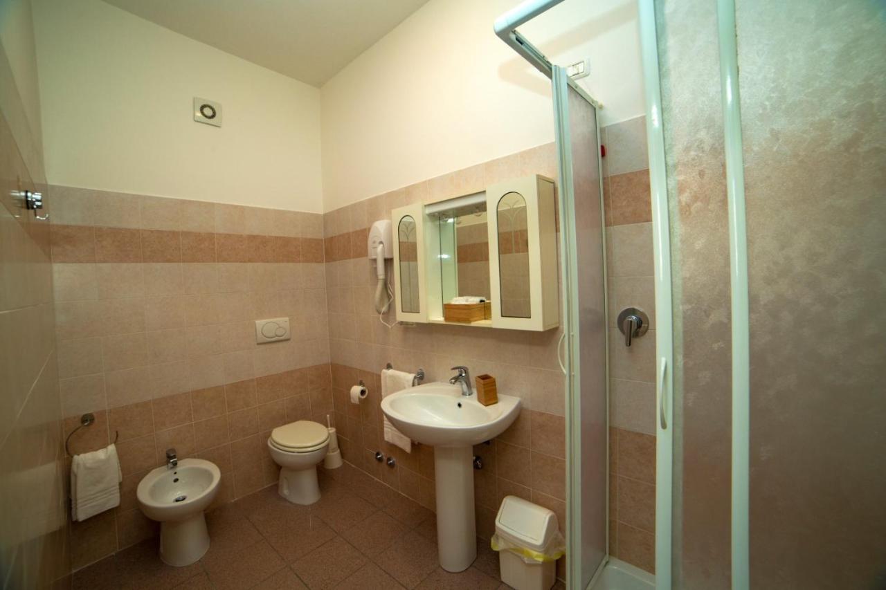 Il Monastero Di Bevagna Bed & Breakfast Exterior photo